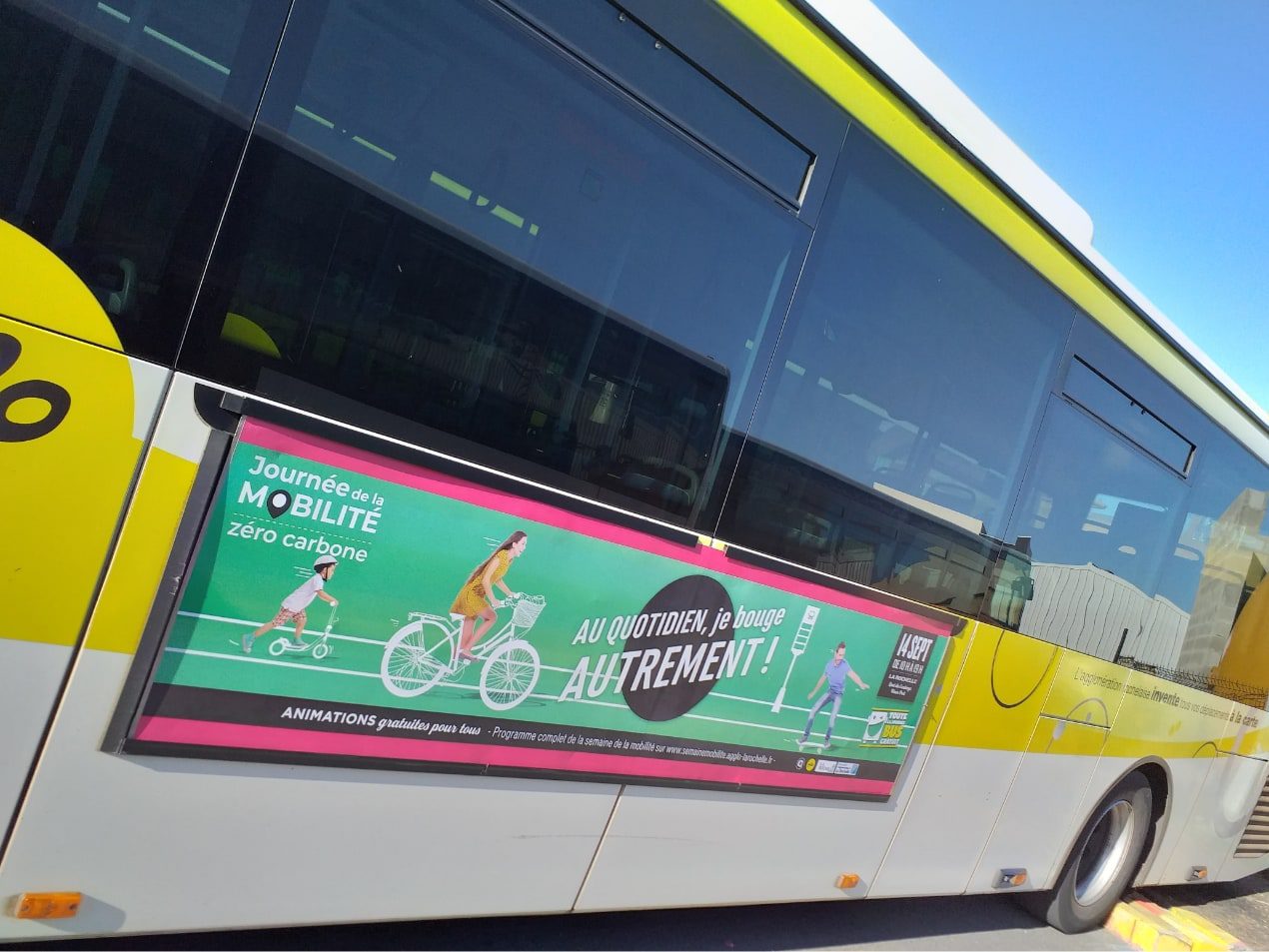 Campagne de publicité sur bus gérée par buster à l'occasion de la journée de la mobilité de La Rochelle