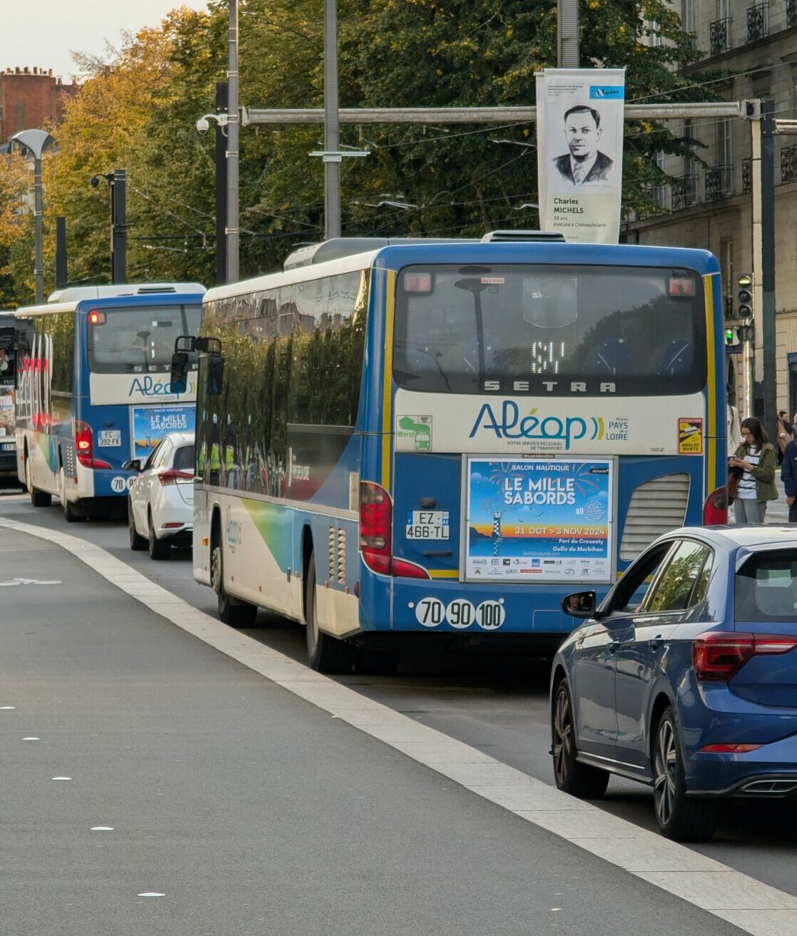 Publicité pour Le Mille Sabords sur deux arrières de bus ALEOP à Nantes, offrant une visibilité prolongée.