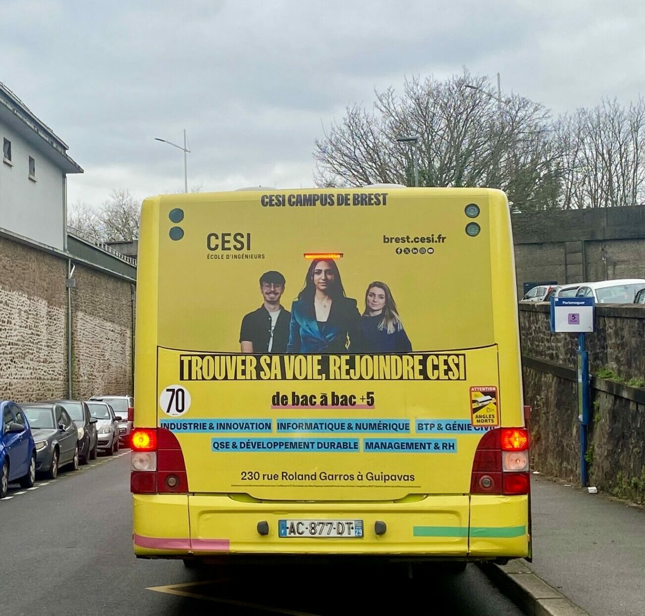 Covering arrière de bus pour l'école CESI à Brest.